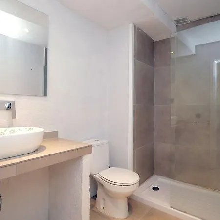 Apartment Gracia 4 *